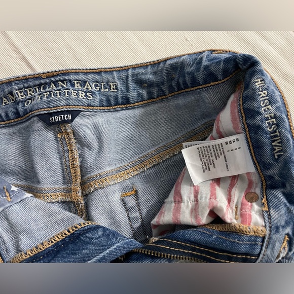 American Eagle | Hi-Rise Shorts - Picture 3 of 3